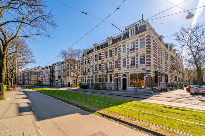 Photo 31 of Sarphatistraat 528