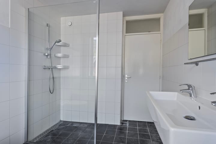 Foto 28 van Rechterenstraat 84