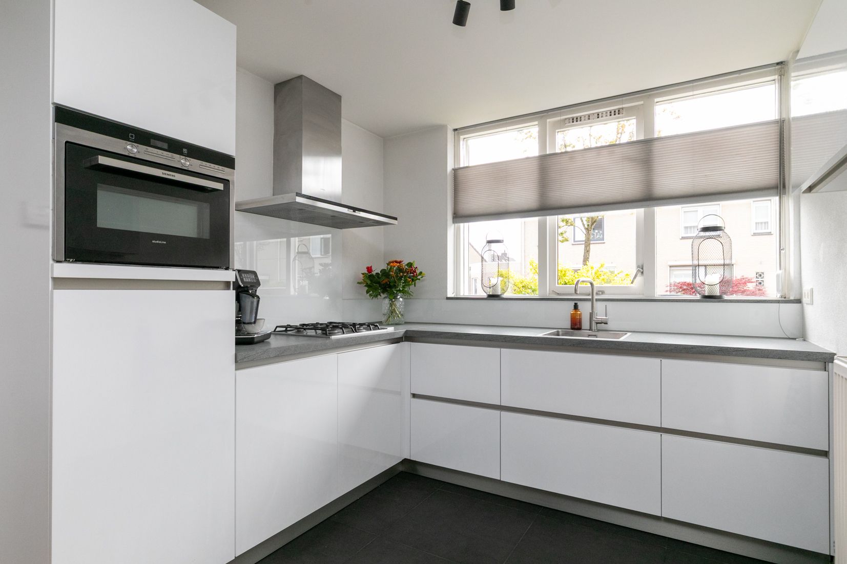 Photo 3 of Anton van Duinkerkenstraat 4