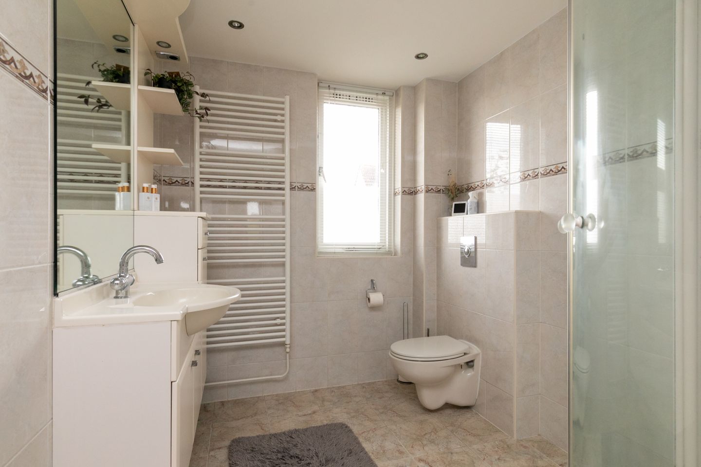 Photo 4 of Anton van Duinkerkenstraat 4