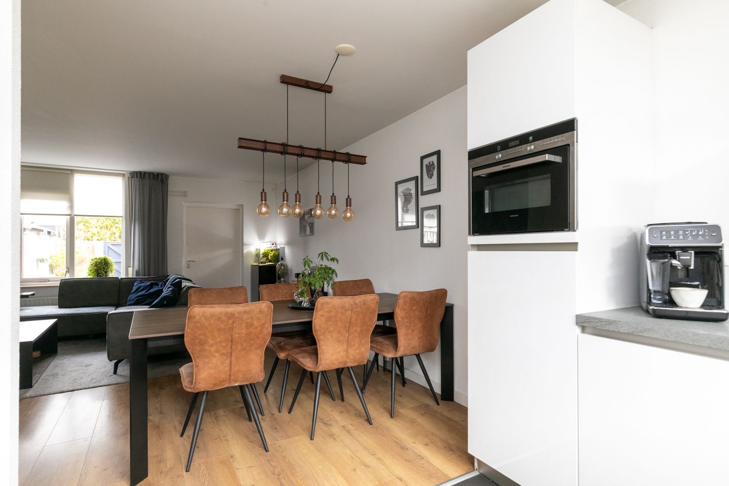 Photo 19 of Anton van Duinkerkenstraat 4