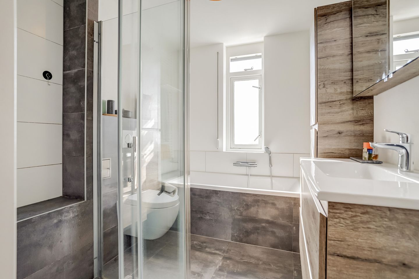 Foto 19 van Bisschop Hoensbroeckstraat 115