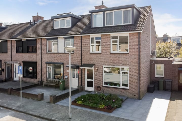 Foto 1 van Bisschop Hoensbroeckstraat 115