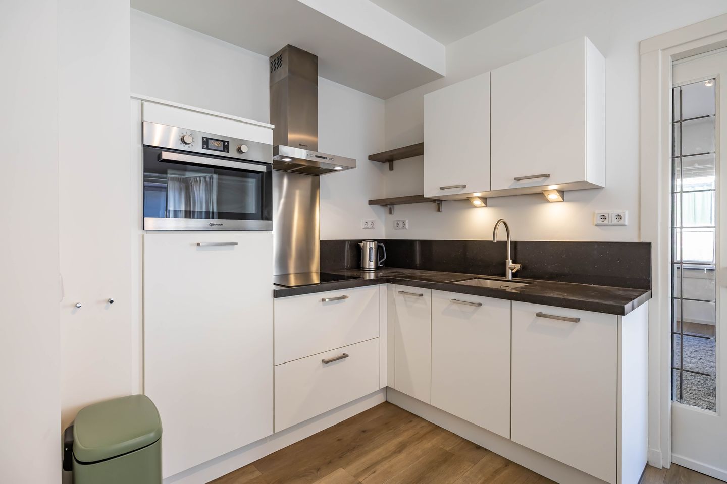 Photo 5 of Hoekstraat 1-A