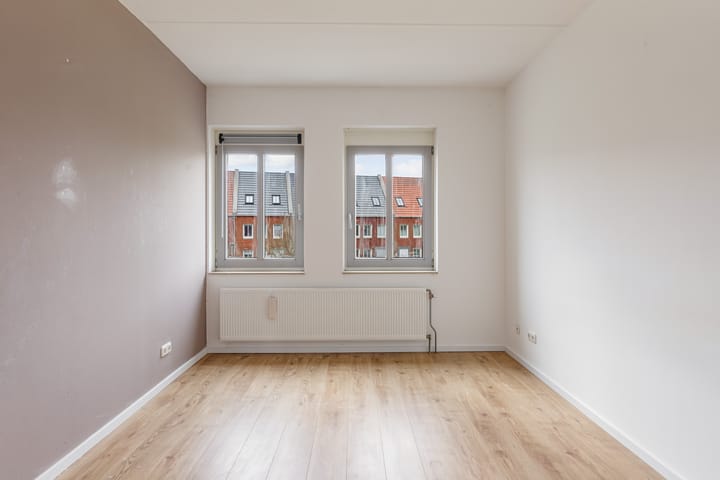 Foto 22 van Merlijnplantsoen 32