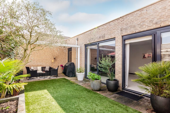 Foto 1 van Braceletstraat 9