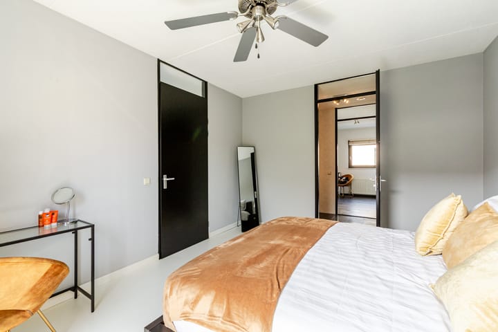 Foto 16 van Braceletstraat 9