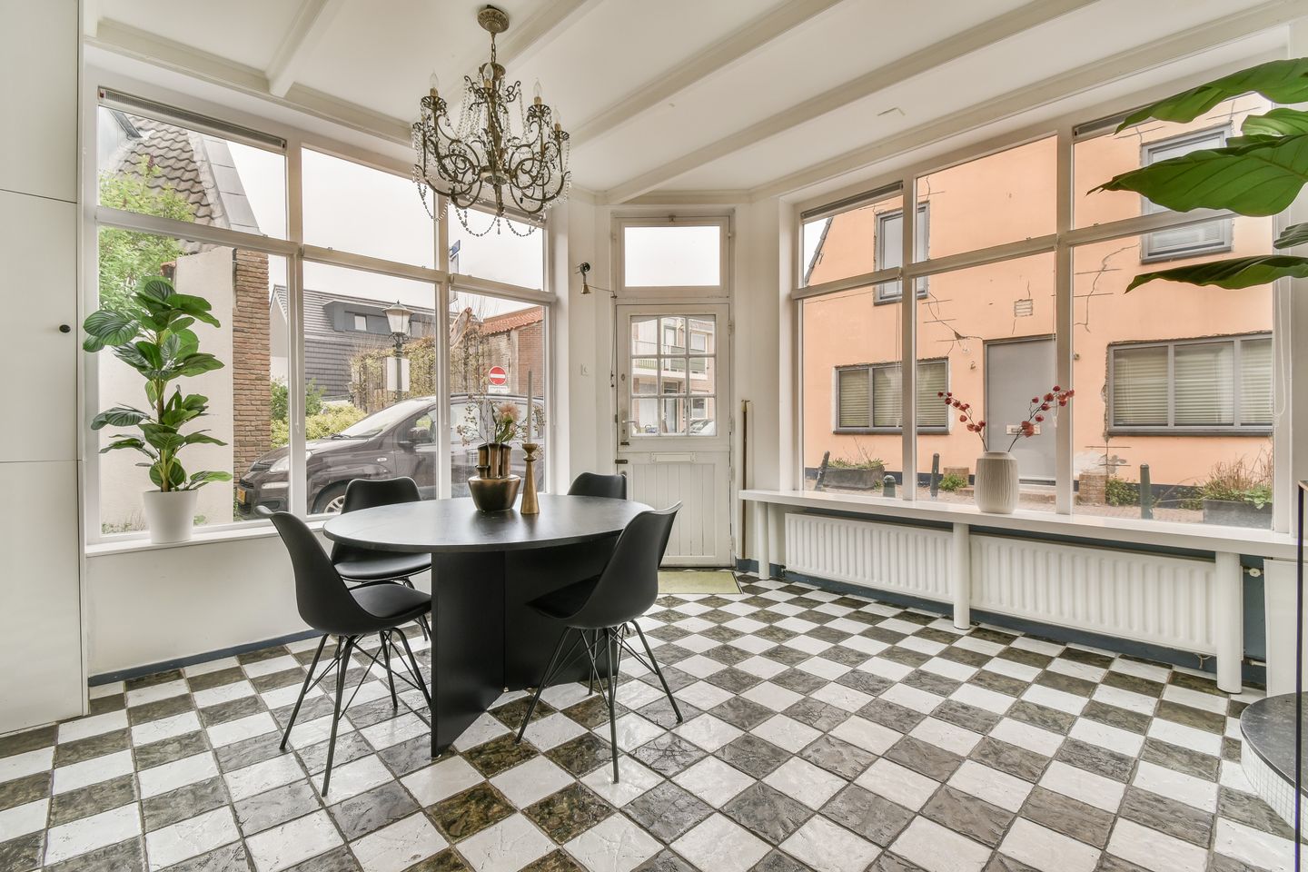 Photo 10 of Diaconiehuisstraat 36