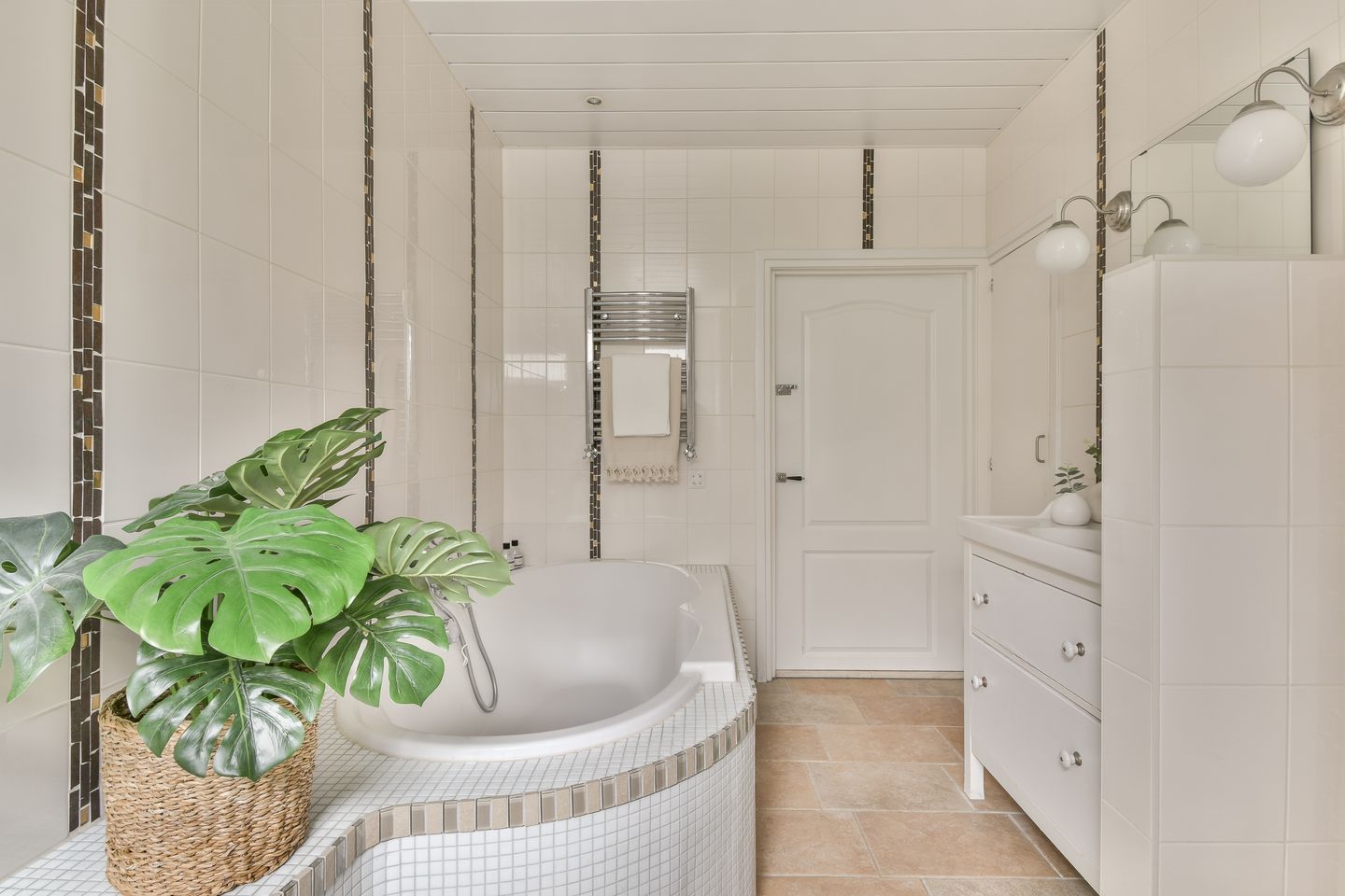 Photo 29 of Diaconiehuisstraat 36