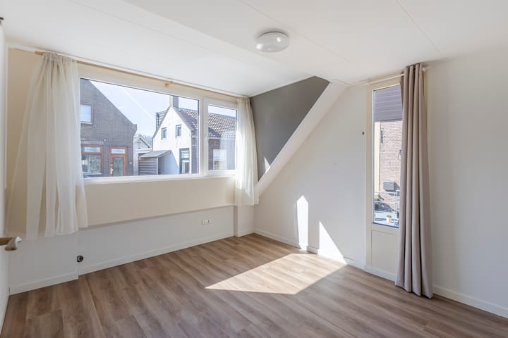 Foto 13 van Buitendams 330