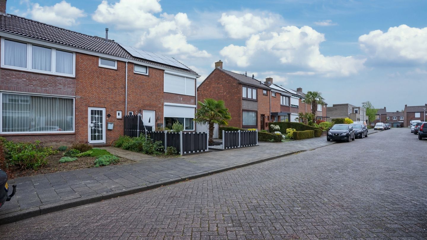 Photo 25 of Pastoor Schoenmakerstraat 14