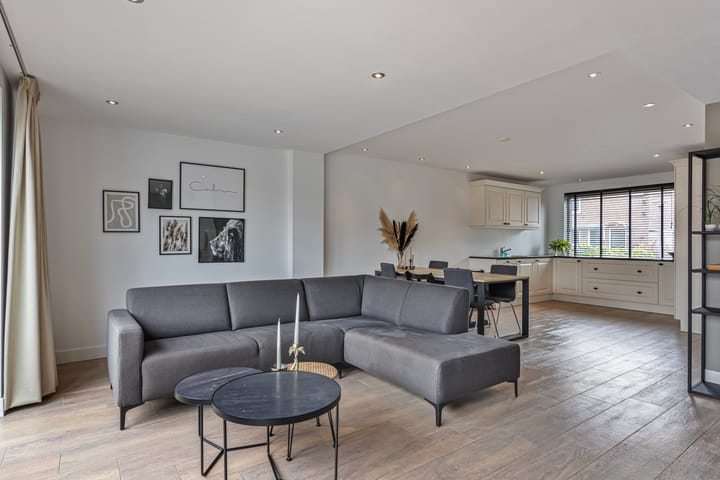 Photo 1 of Dobbestraat 44