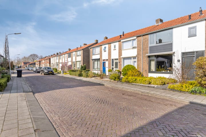 Photo 21 of Henry Dunantstraat 30