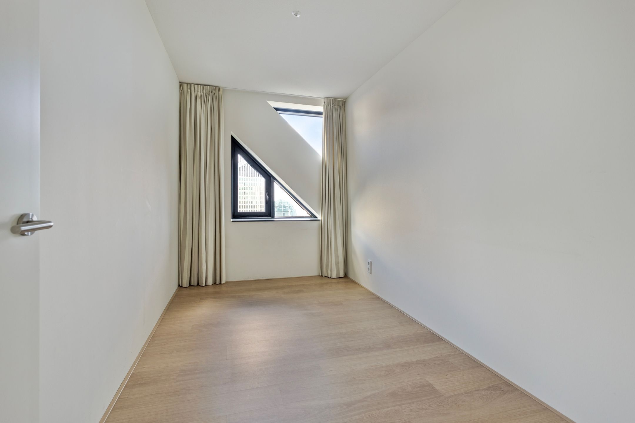 Foto 12 van Anna van Buerenplein 192