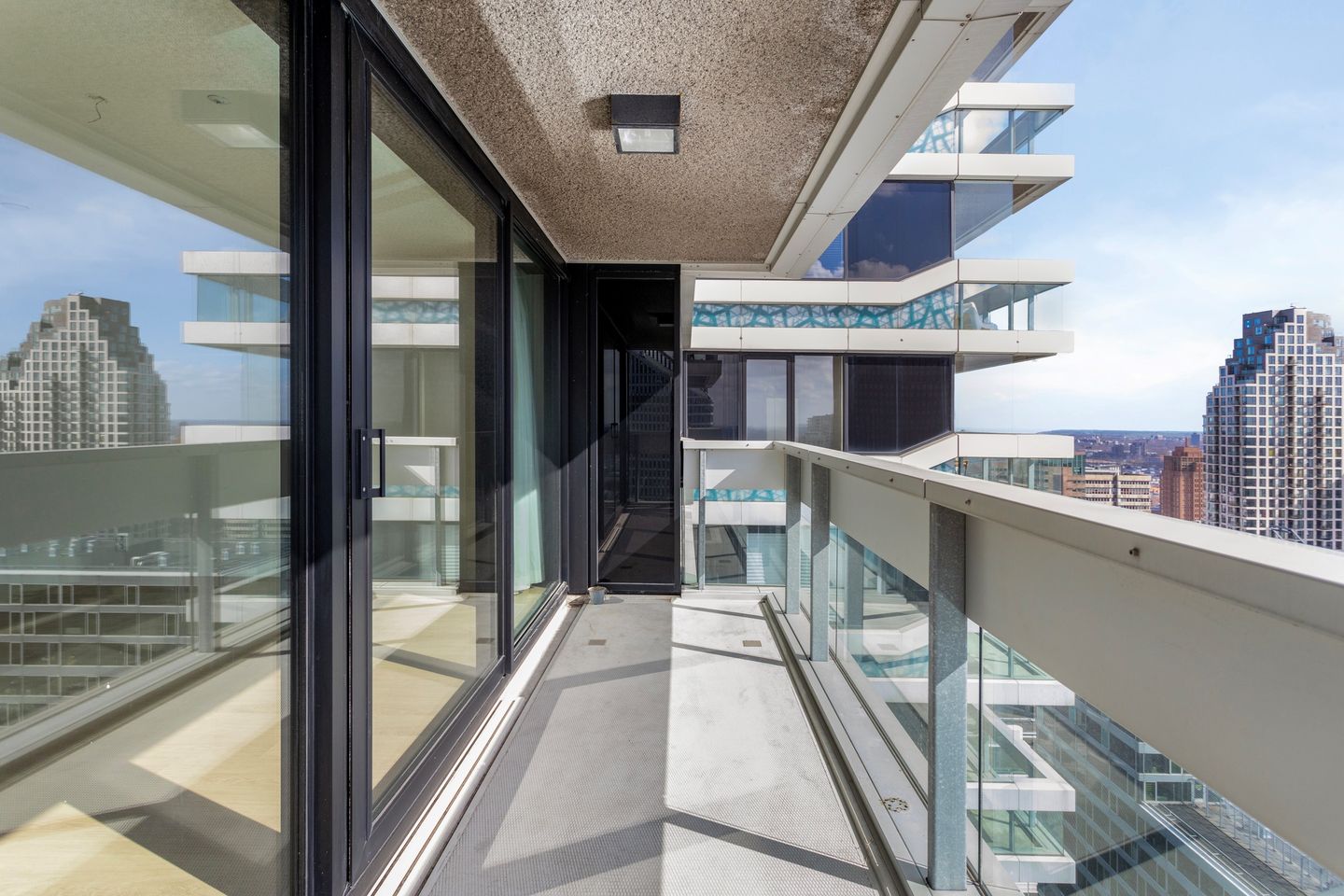 Foto 14 van Anna van Buerenplein 192