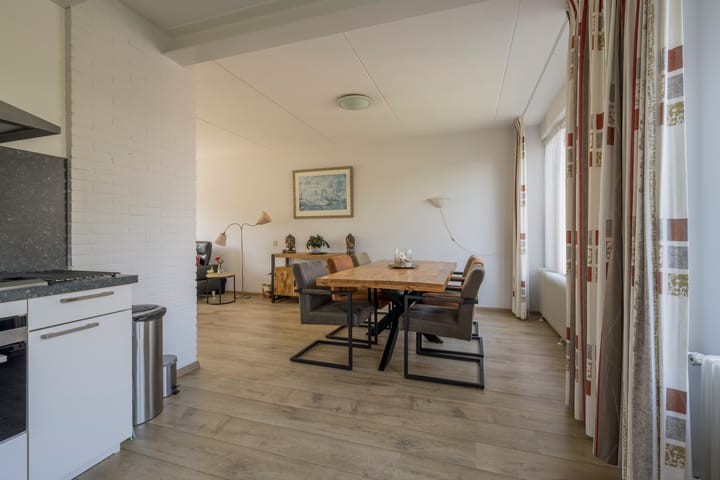 Photo 6 of Isaac Sweersstraat 25