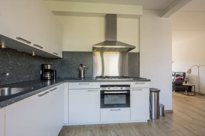 Photo 8 of Isaac Sweersstraat 25