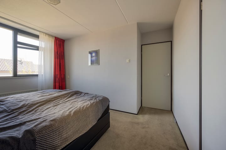 Photo 14 of Isaac Sweersstraat 25