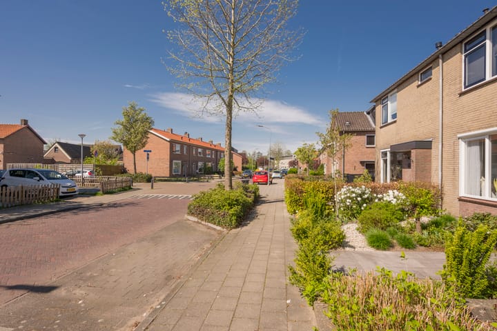 Photo 36 of Isaac Sweersstraat 25