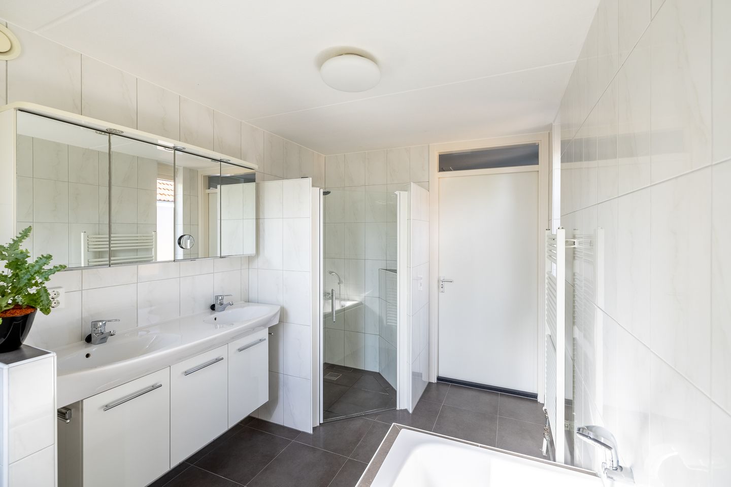 Foto 49 van De Gasperilaan 36