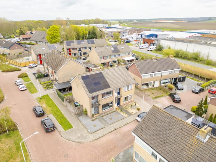 Photo 3 of Botter 18