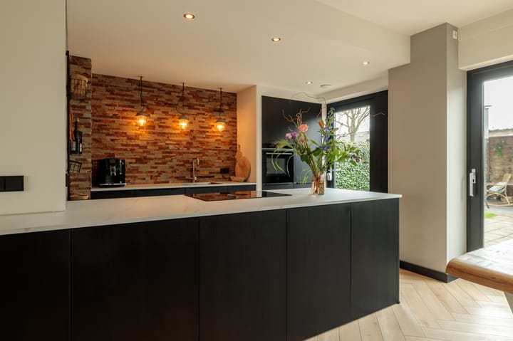 Photo 2 of Botter 18