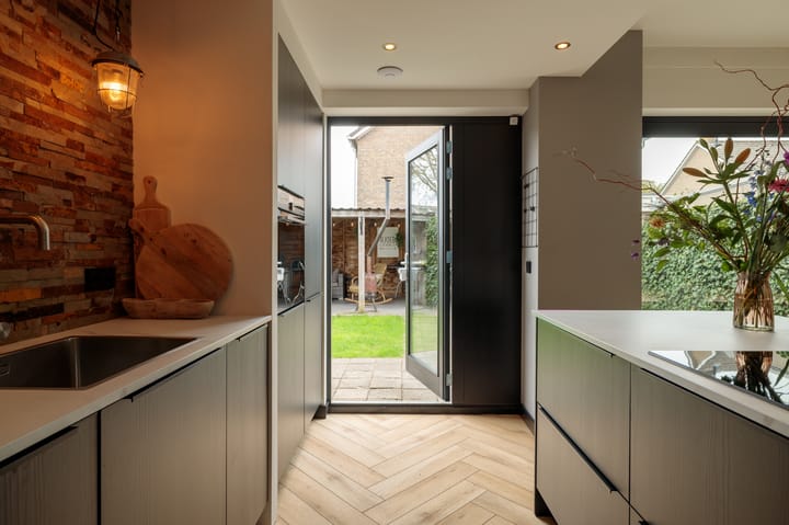 Photo 14 of Botter 18