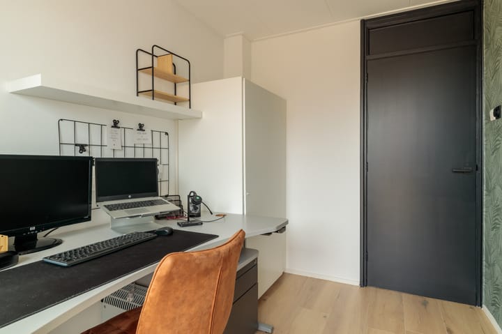 Photo 31 of Botter 18