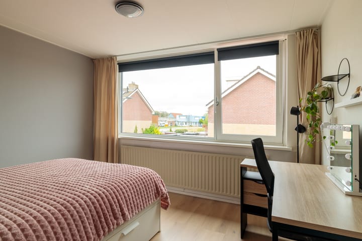 Photo 36 of Botter 18