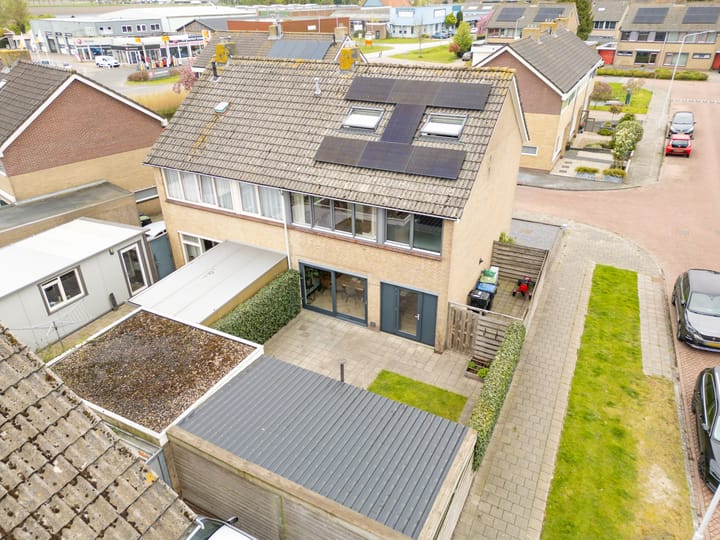 Photo 39 of Botter 18