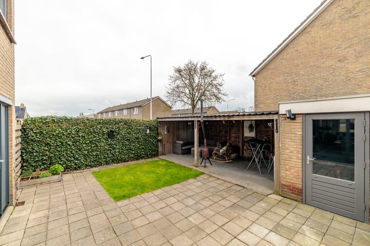 Photo 48 of Botter 18