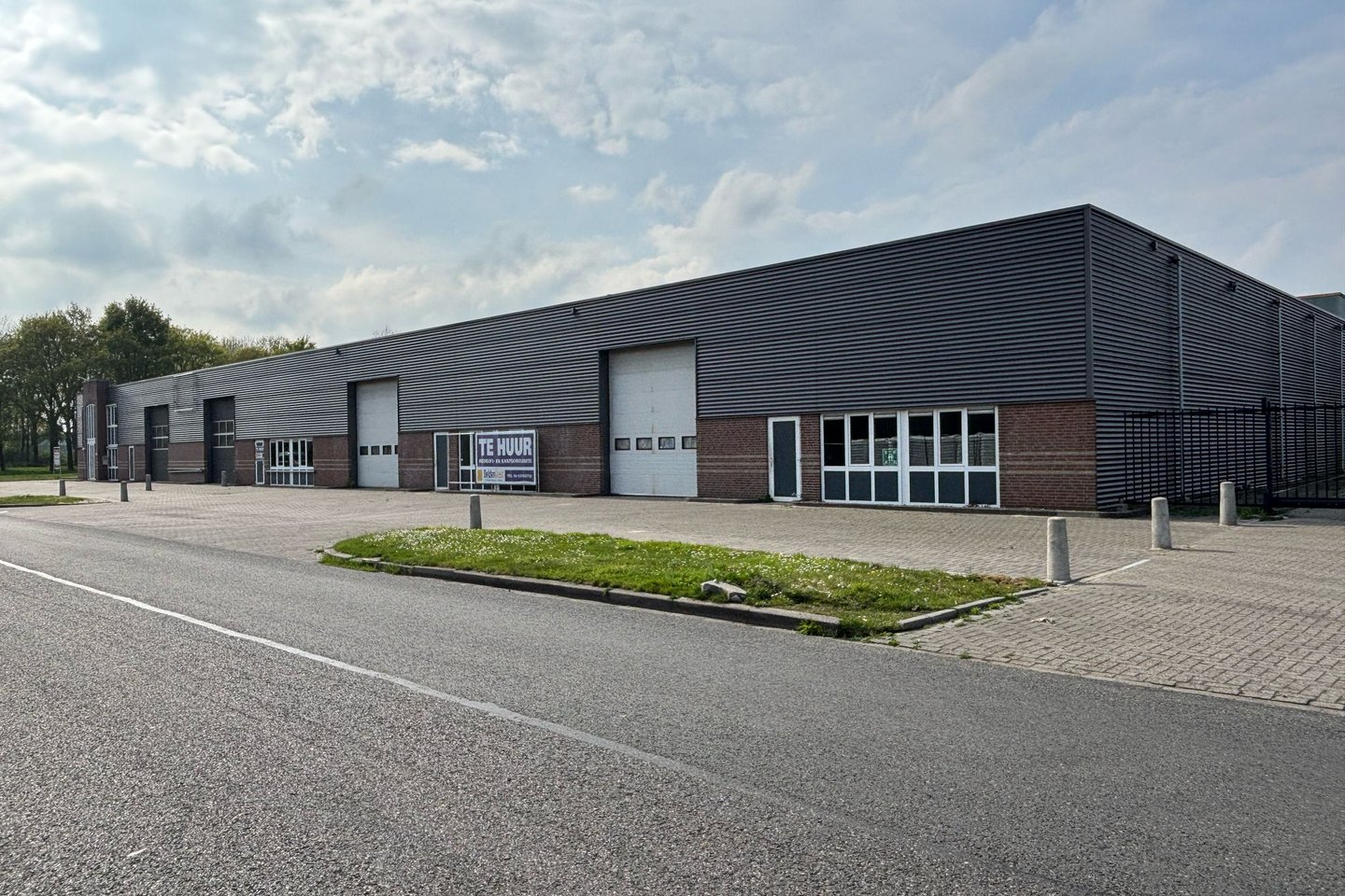 View photo 1 of Bedrijvenpark Twente 178
