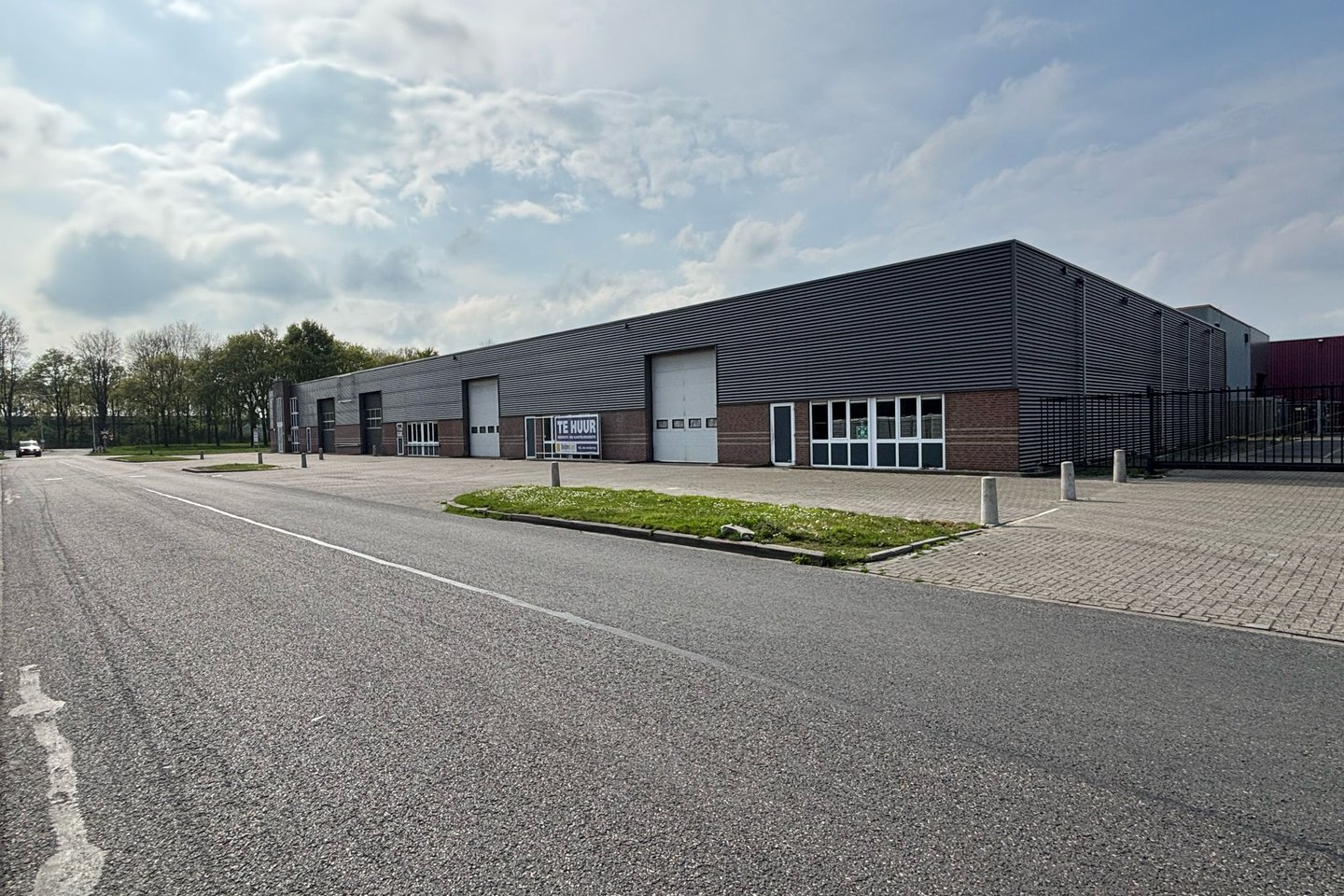 View photo 2 of Bedrijvenpark Twente 178