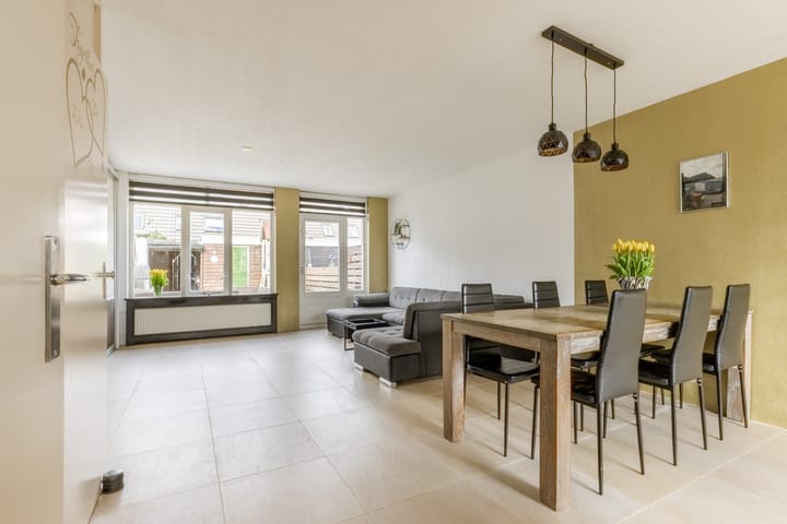 Foto 8 van Bartokweg 9