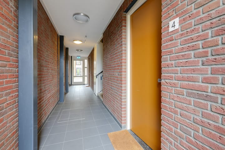 Photo 9 of Robert Josephstraat 4