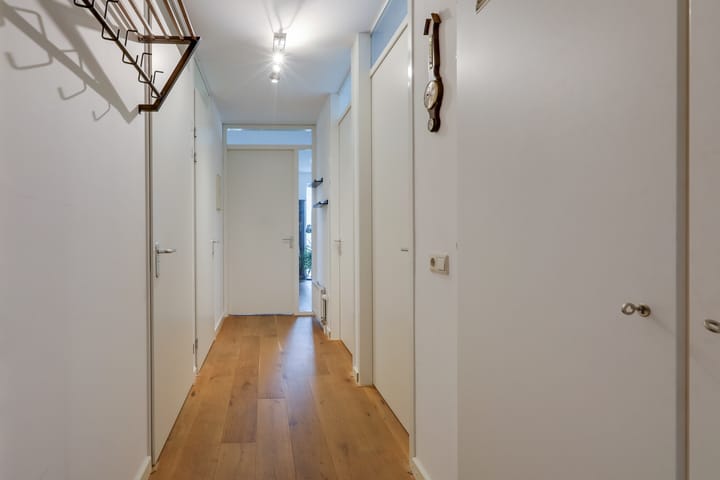 Photo 11 of Robert Josephstraat 4