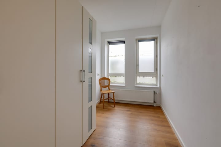 Photo 32 of Robert Josephstraat 4