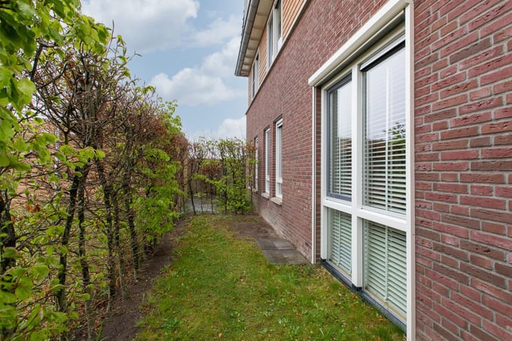 Photo 38 of Robert Josephstraat 4