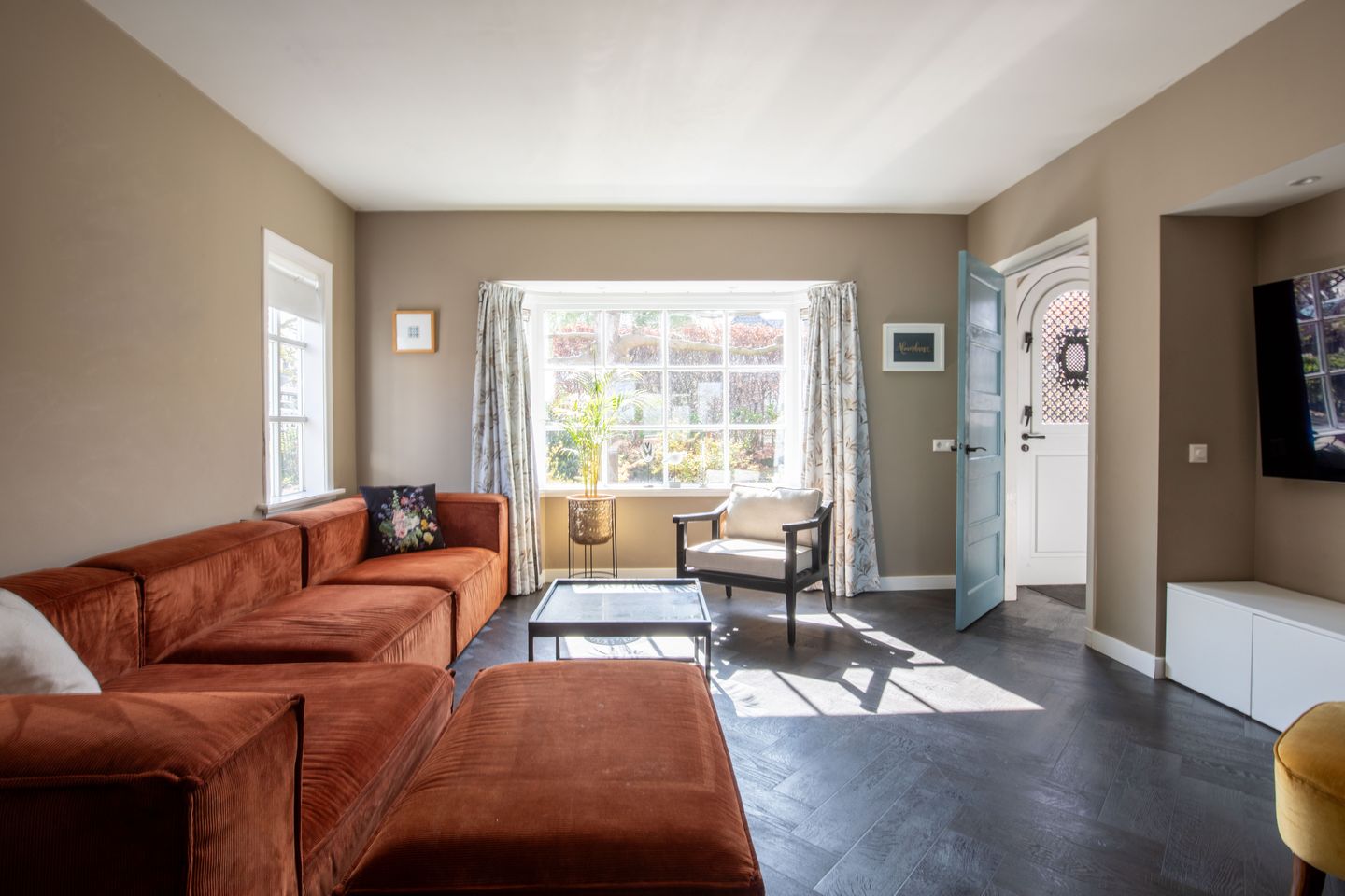 Photo 10 of Oosteinderweg 465