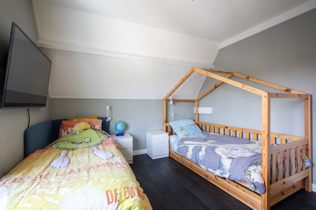 Photo 32 of Oosteinderweg 465