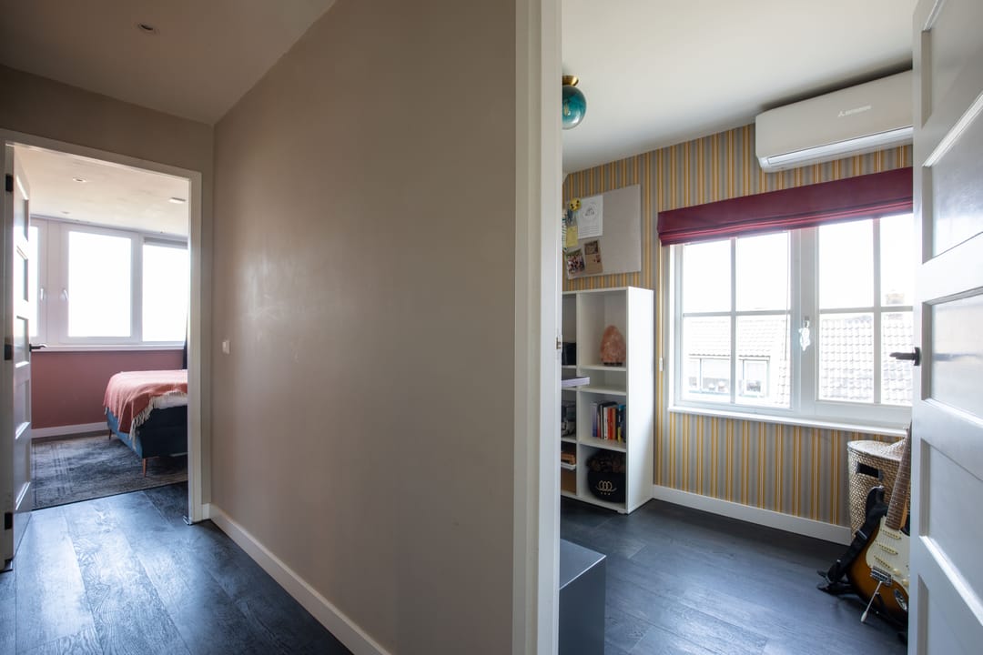 Photo 38 of Oosteinderweg 465