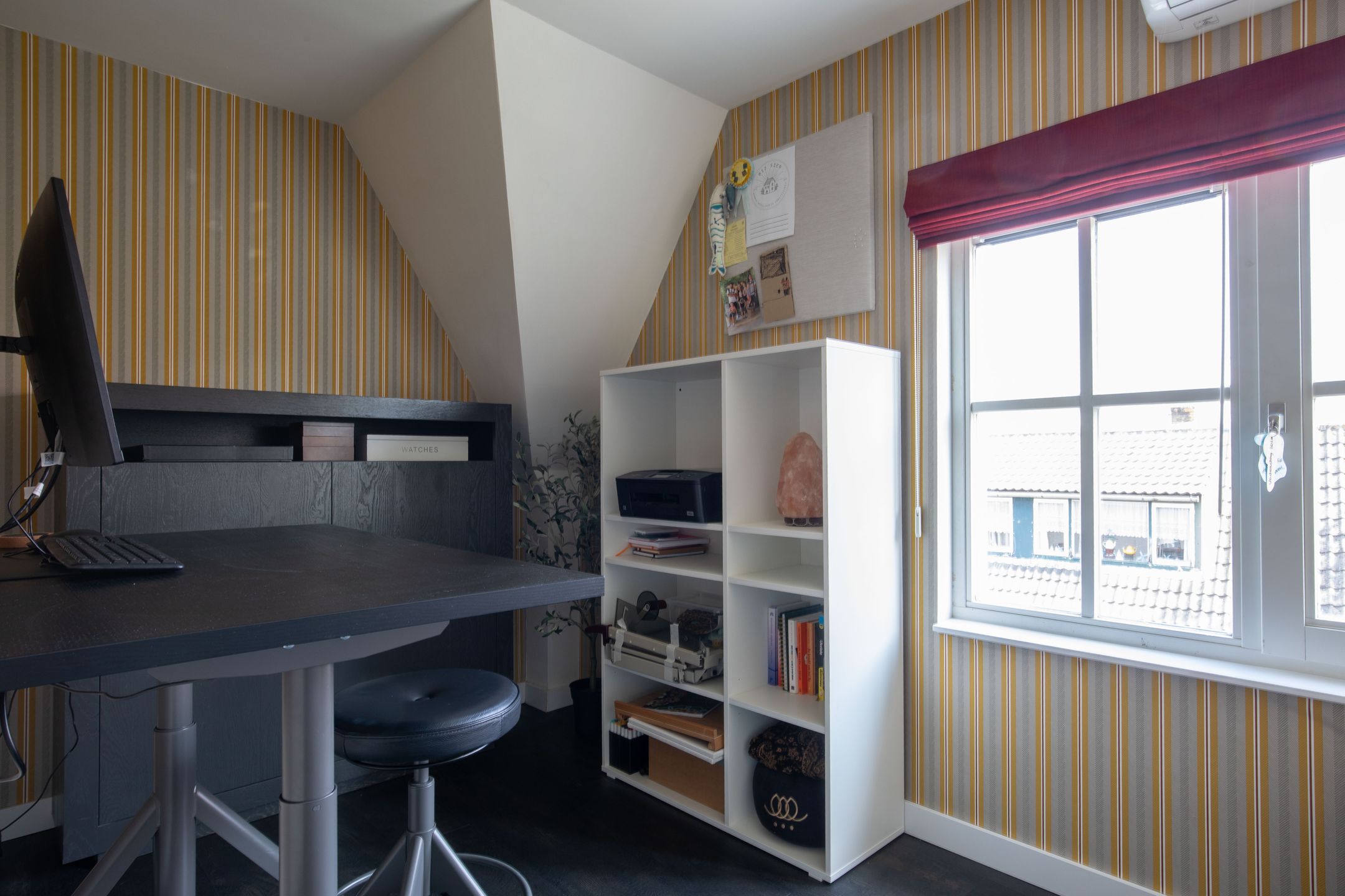 Photo 39 of Oosteinderweg 465