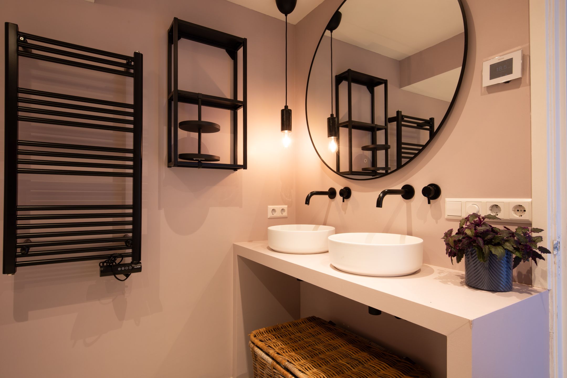 Photo 42 of Oosteinderweg 465