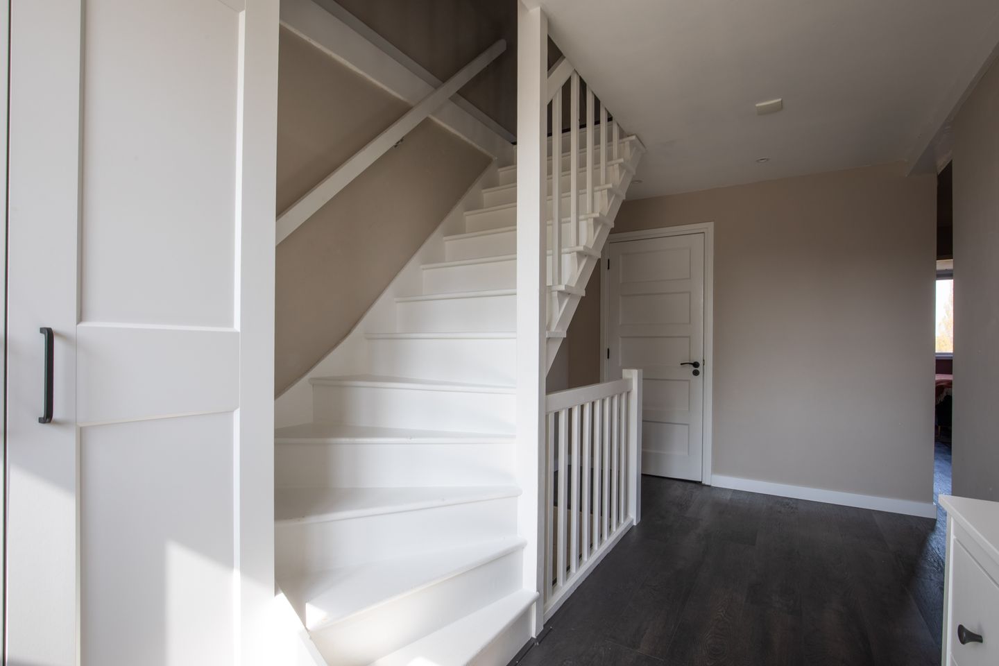 Photo 44 of Oosteinderweg 465