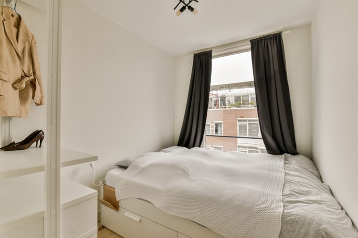 Photo 14 of Eerste Jan van der Heijdenstraat 48-4V