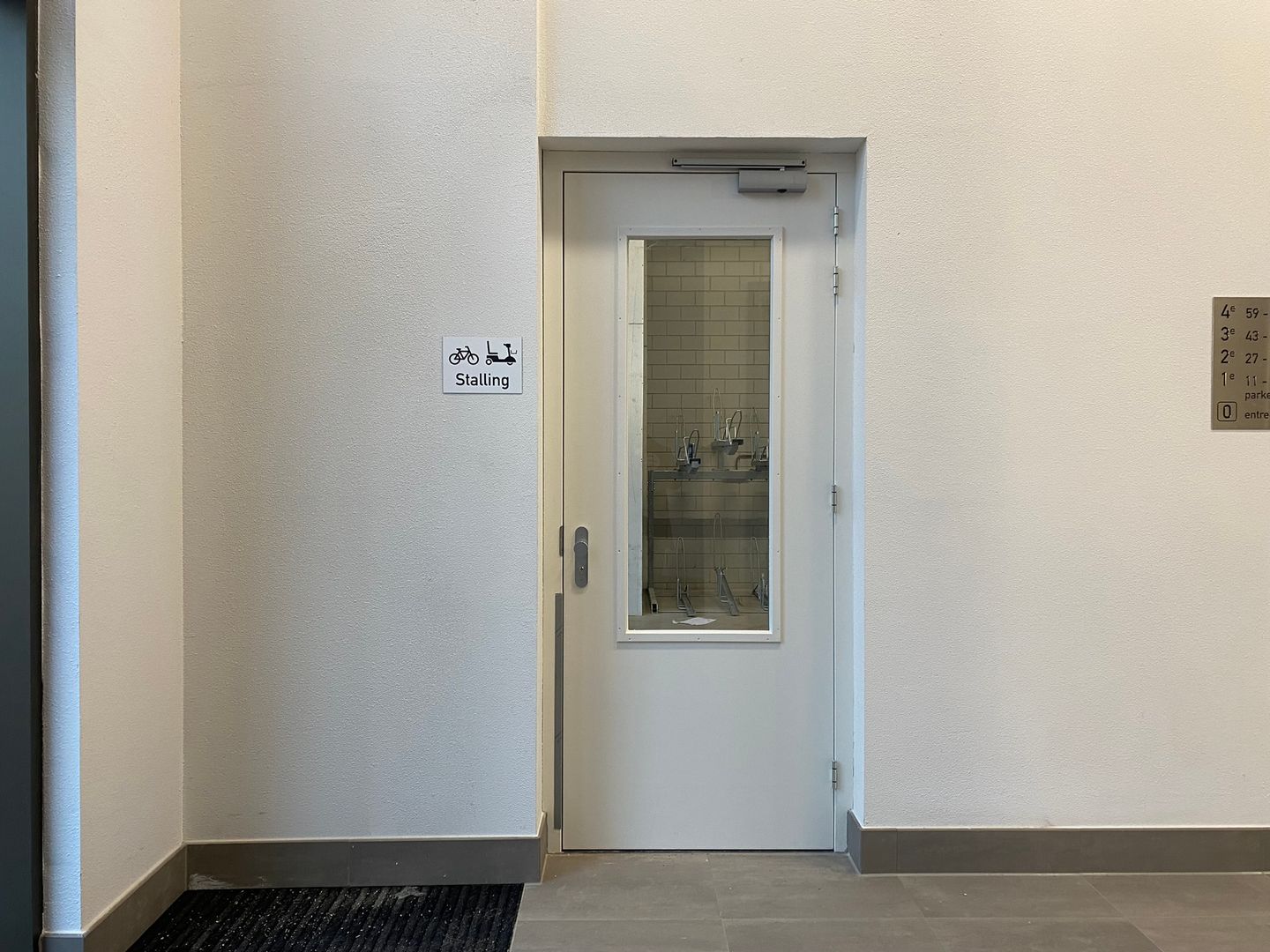 Photo 25 of Moormannstraat 17