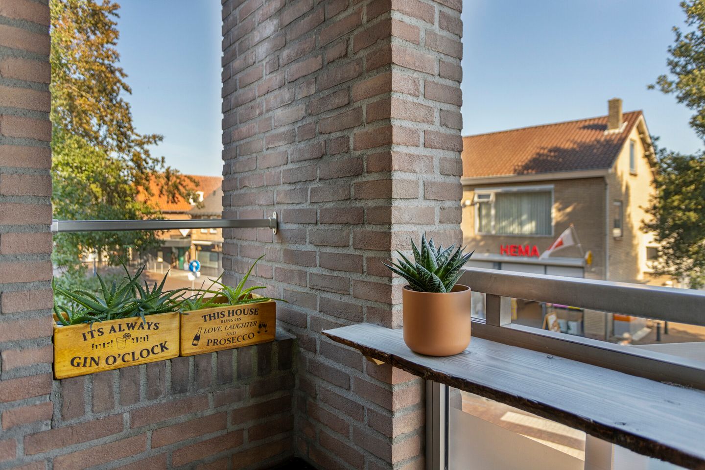 Photo 14 of Hugo de Grootstraat 9