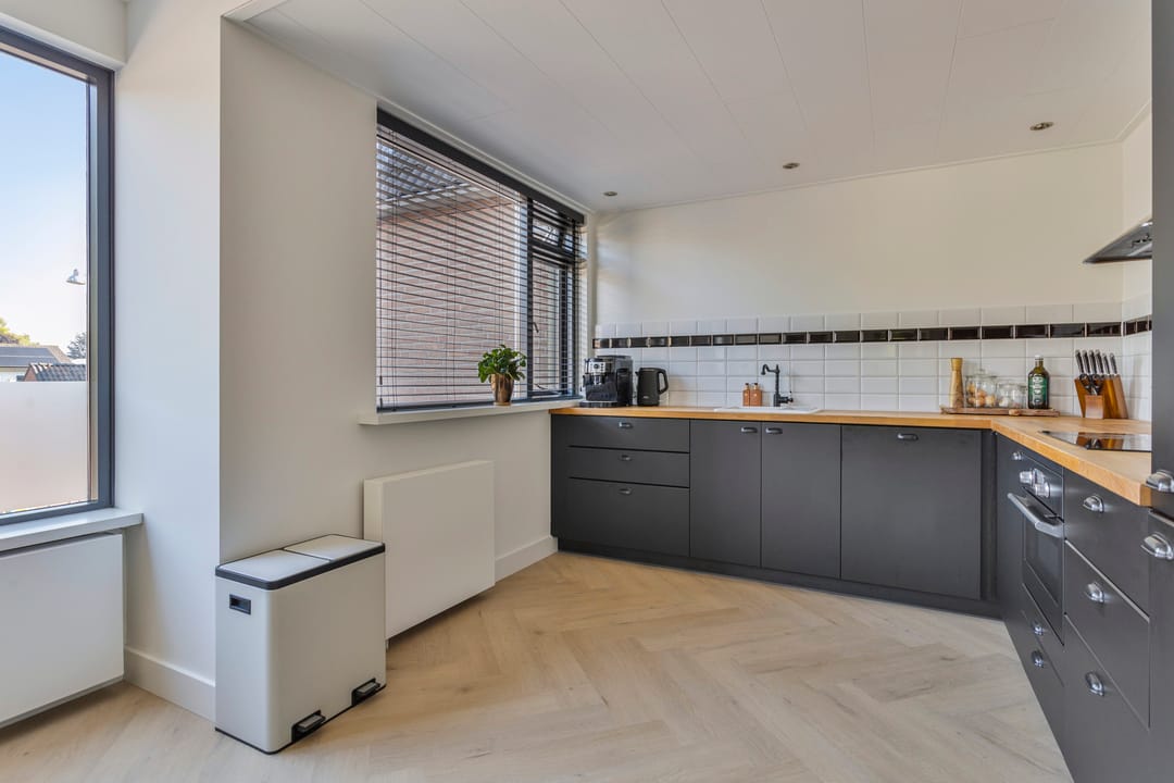 Photo 17 of Hugo de Grootstraat 9