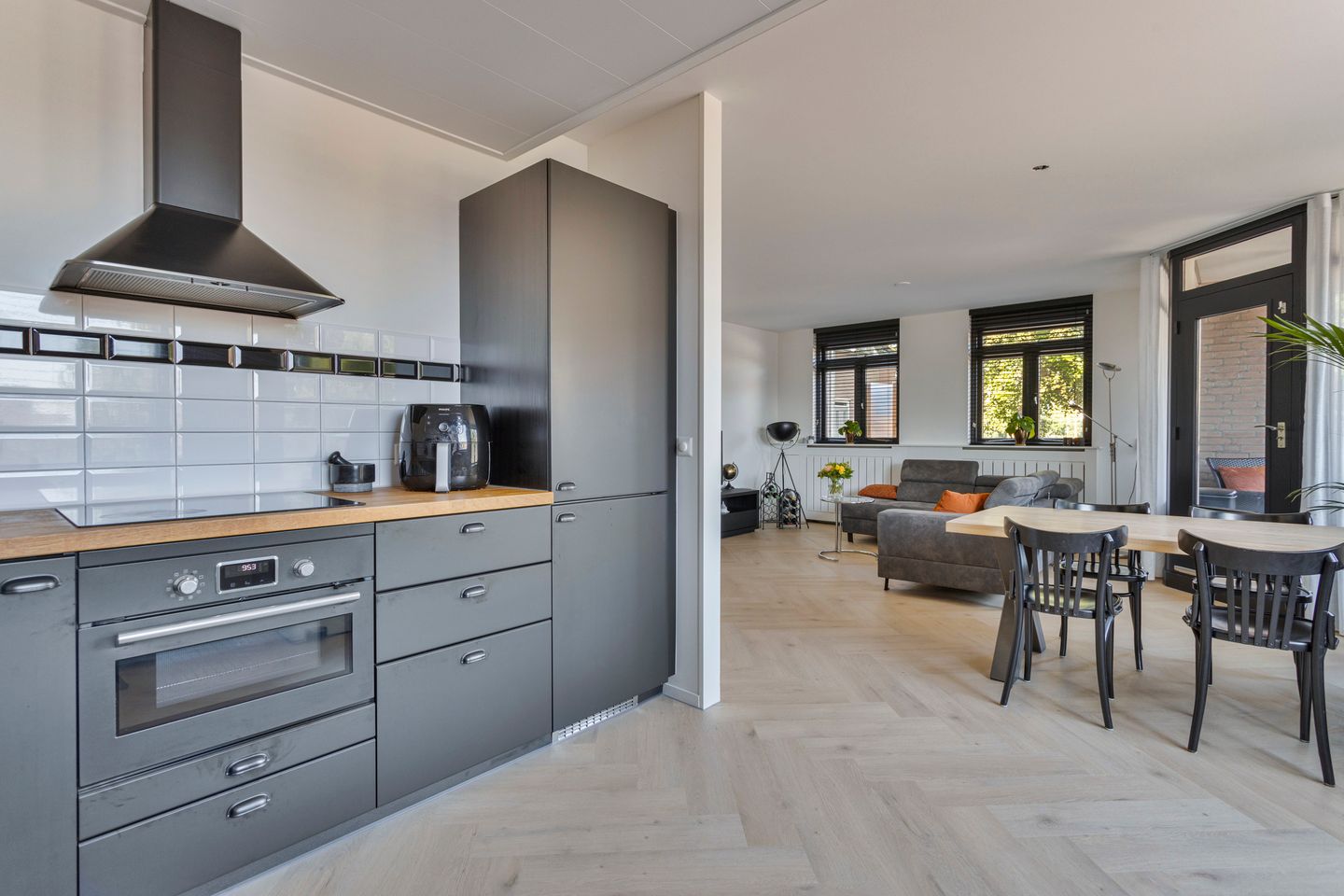 Photo 19 of Hugo de Grootstraat 9