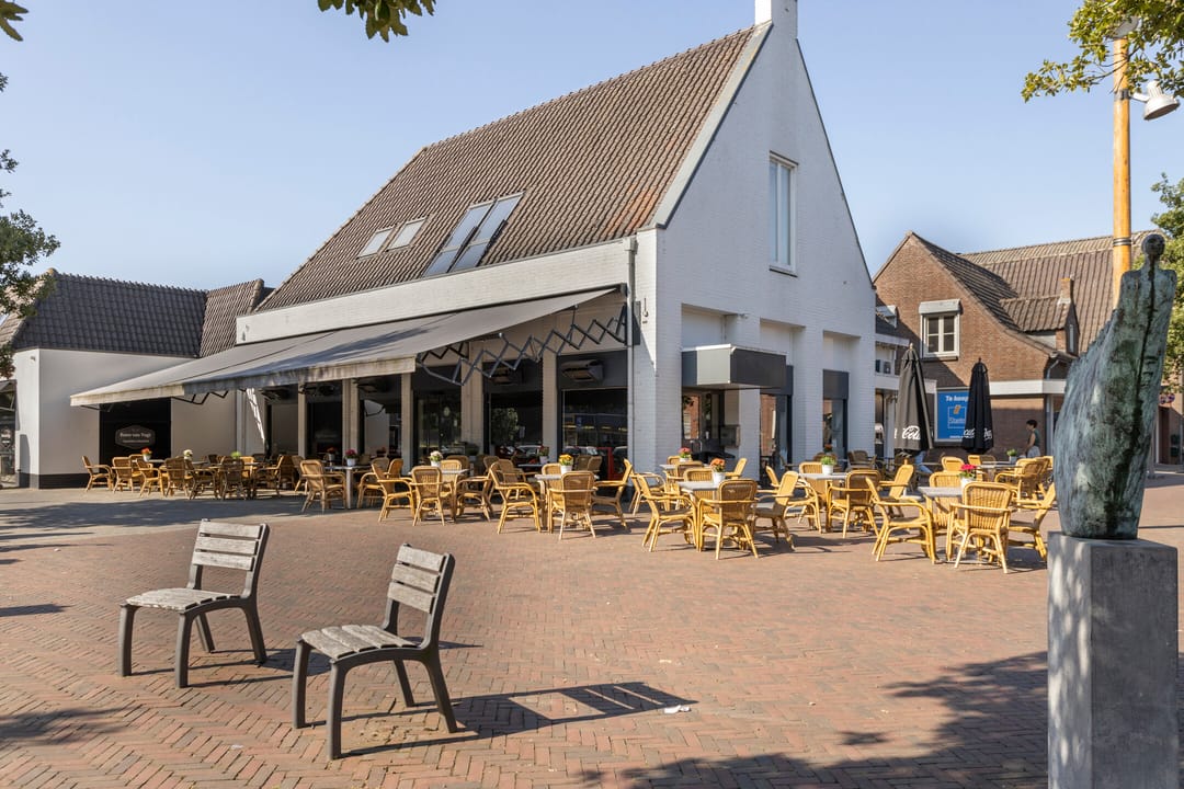 Photo 38 of Hugo de Grootstraat 9